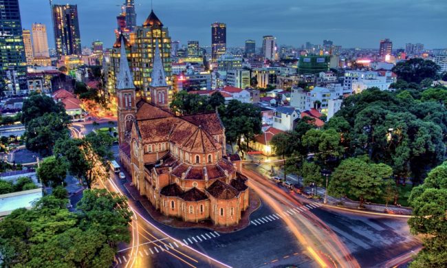 Vẻ-đẹp-của-Nhà-thờ-Đức-Bà.-Ảnh-Marty-Windle
