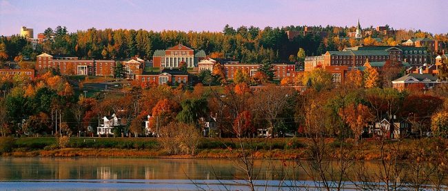 Dich-vu-chuyen-phat-nhanh-tu-Ha-Noi-di-New-Brunswick-Canada-cua-Indochina-Post