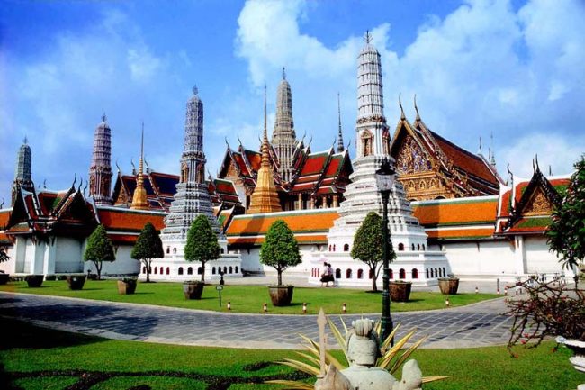 cung-dien-hoang-gia-lao