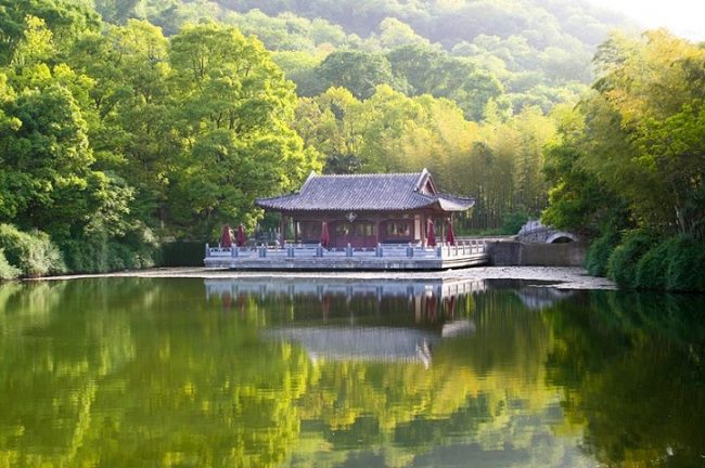 yyChuyen-phat-nhanh-tu-Ha-Noi-di-Ho-Bac-Trung-Quoc-cua-IndochinaPost