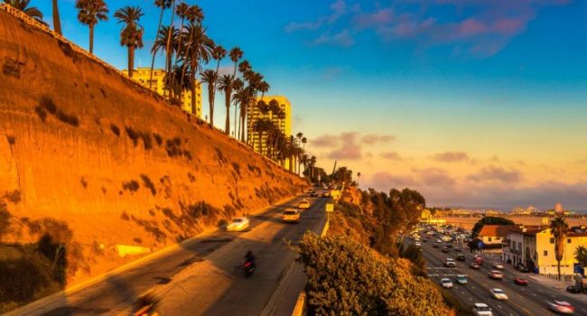 Dich-vu-ship-gui-hang-hoa-tu-California-My-ve-Ha-Noi