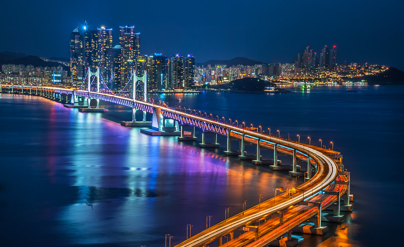 Время в корее пусан. Пусан Южная Корея. Корея город Пусан. Южная Корея мост Бусан. Мост в Южной Корее Пусан.
