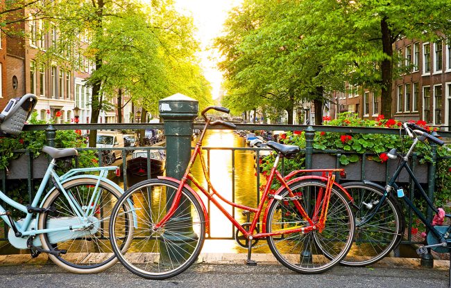 Bicycle-tours-in-Europe-bike-friendly-cities-Amsterdam-canals