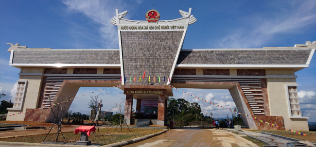 cua-khau-nam-giang