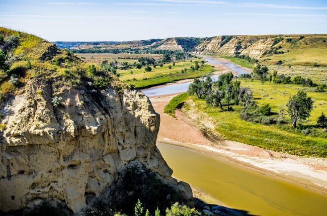 north-dakota-top-attractions-intro-paragraph-river-roosevelt-national-park