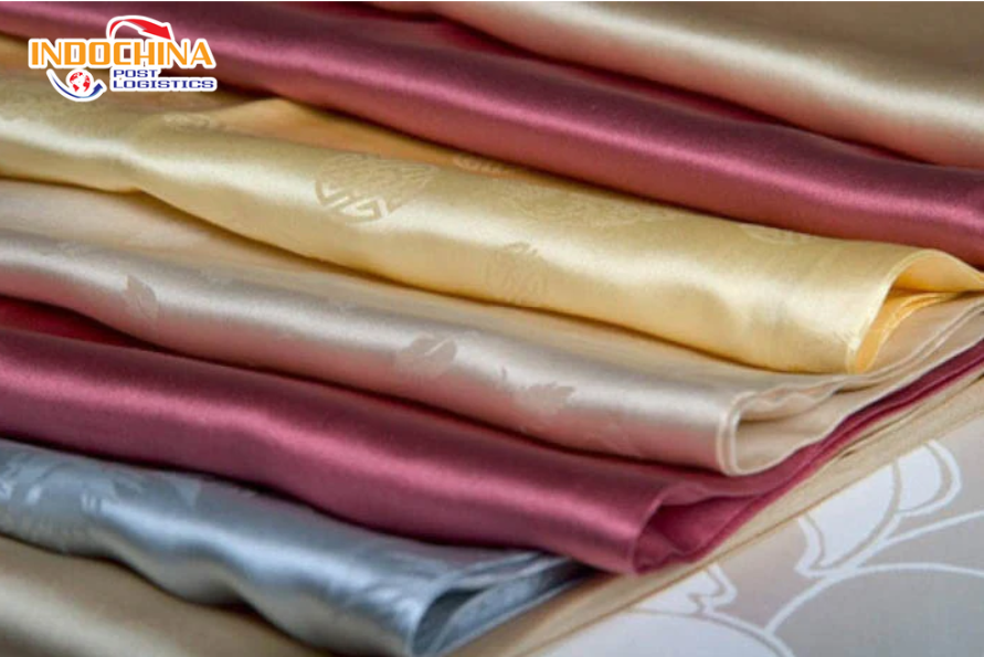 Vận Chuyển Vải Lụa Mẫu Từ Việt Nam Đi Pháp Bằng Dịch Vụ DHL Cùng Indochina Post