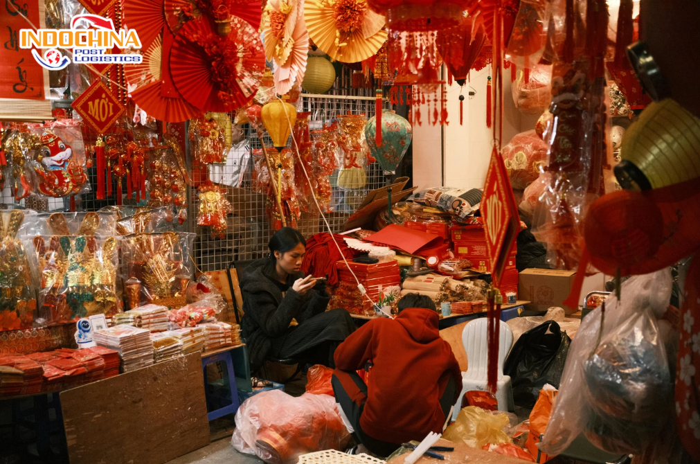 VẬN CHUYỂN ĐỒ TRANG TRÍ TẾT TỪ HÀ NỘI ĐI PHẦN LAN CÙNG INDOCHINAPOST