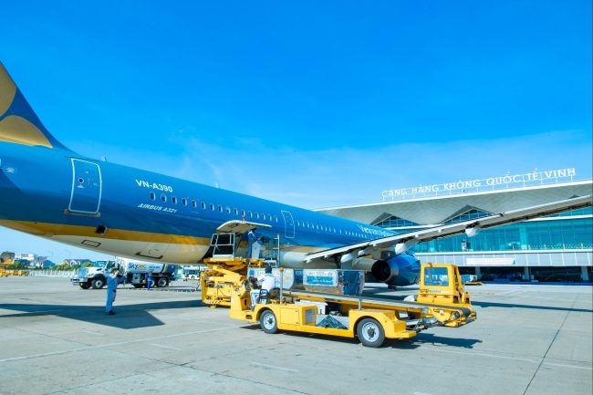 Tàu bay Vietnam Airlines khai thác tại sân bay Vinh Tàu bay Vietnam Airlines khai thác tại sân bay Vinh